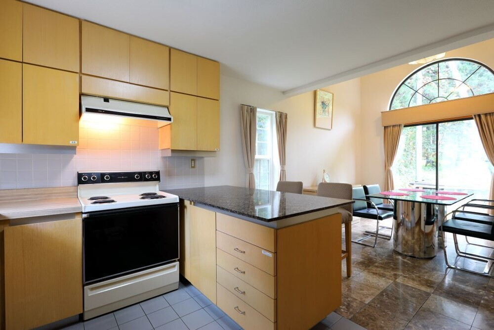 客室内のダイニングエリア