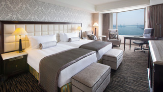 プレミアム ルーム シングルベッド 2 台 ベイビュー (High Floor)