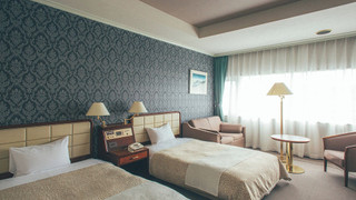 ツインルームダブルサイズベッド 2 台