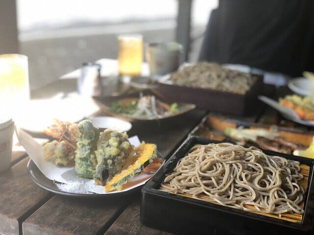 ランチは
お蕎麦の名店で / 3