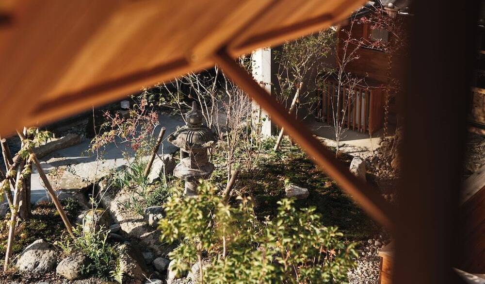 離れ 「継」からの景色 / 3