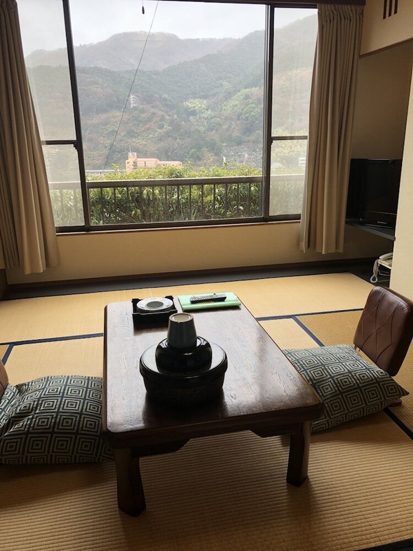 客室内のダイニングエリア