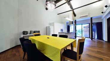 客室内のダイニングエリア / 12