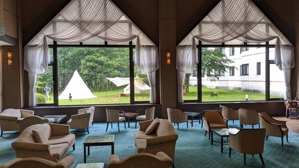 自然広がるロビーで
チェックイン / 2