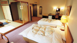 和洋室ファミリールーム(共用バスルーム)