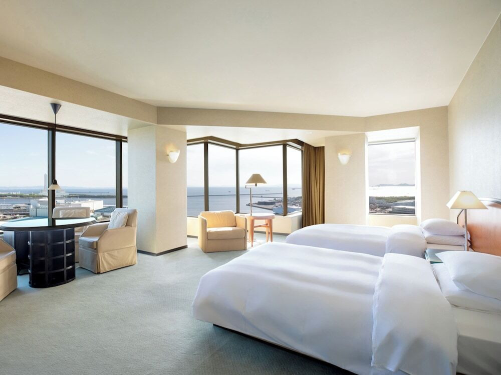 お部屋から美しい夕日を眺めてリラックス3929783