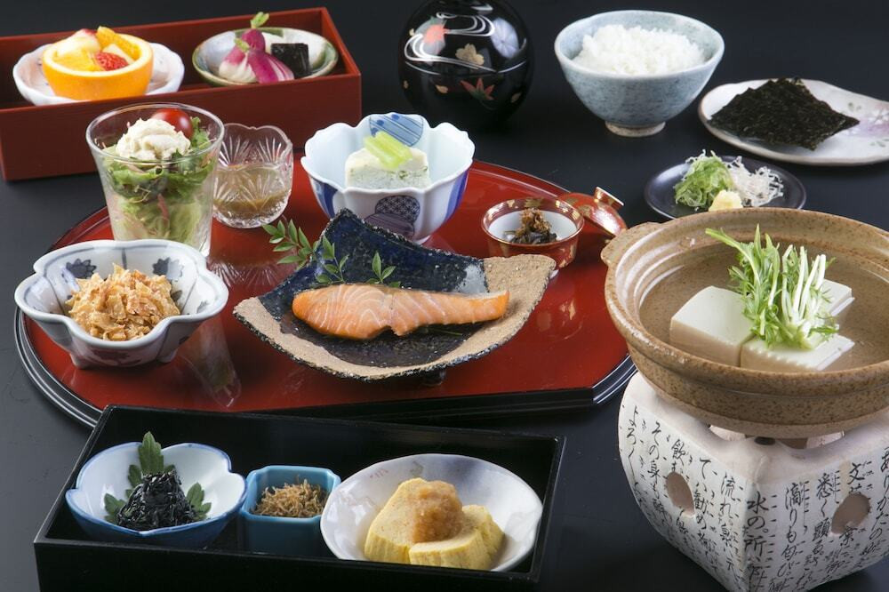 朝食