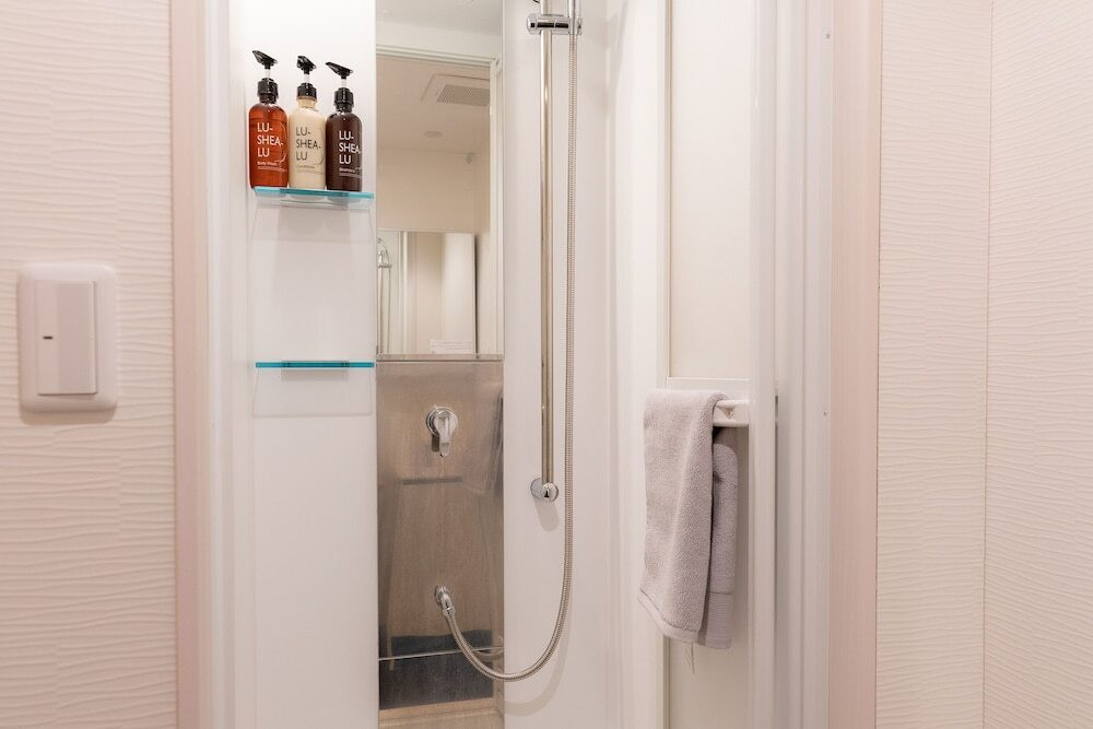 バスルームのシャワー