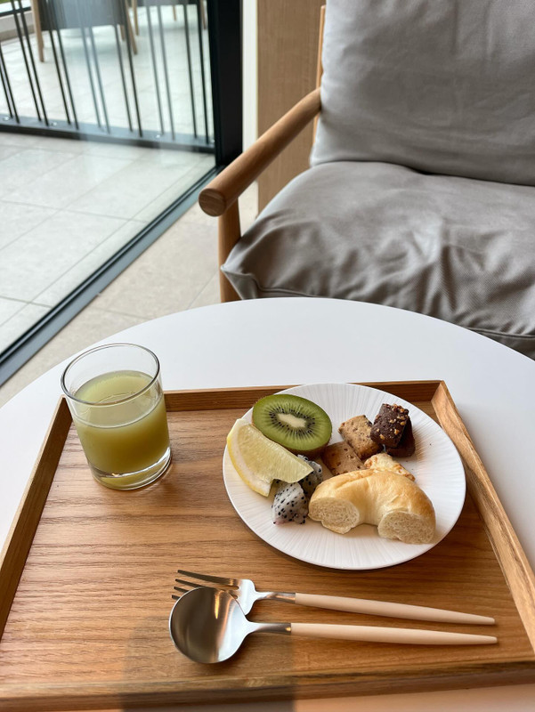 ラウンジではフルーツやドリンクをいただきました♪ / 1