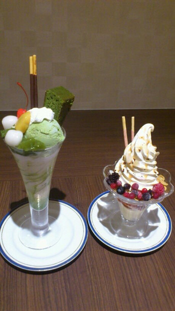 「からふね屋珈琲店 三条本店」料理 24407 パフェパフェパフェ♡パフェがたくさんあってスゴくまよいました(o^^o)