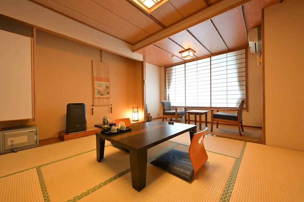 客室はいぐさの香りが心地よい和室4263528