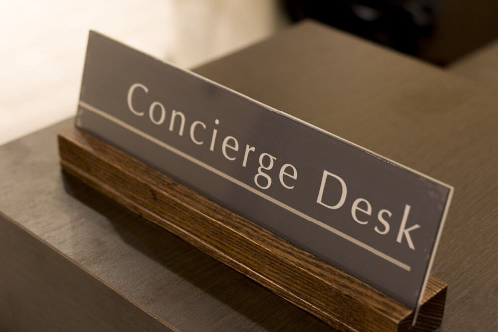 コンシェルジュ デスク