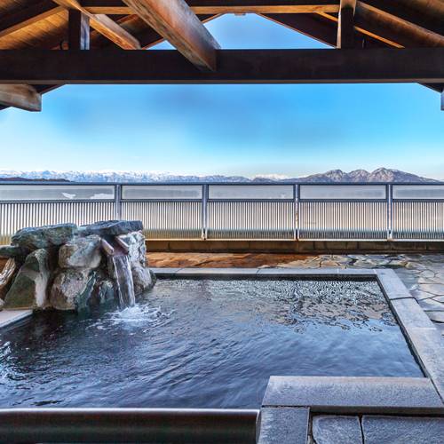 朝の大浴場で
雄大な絶景を楽しむ / 1