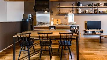 客室内のダイニングエリア / 7