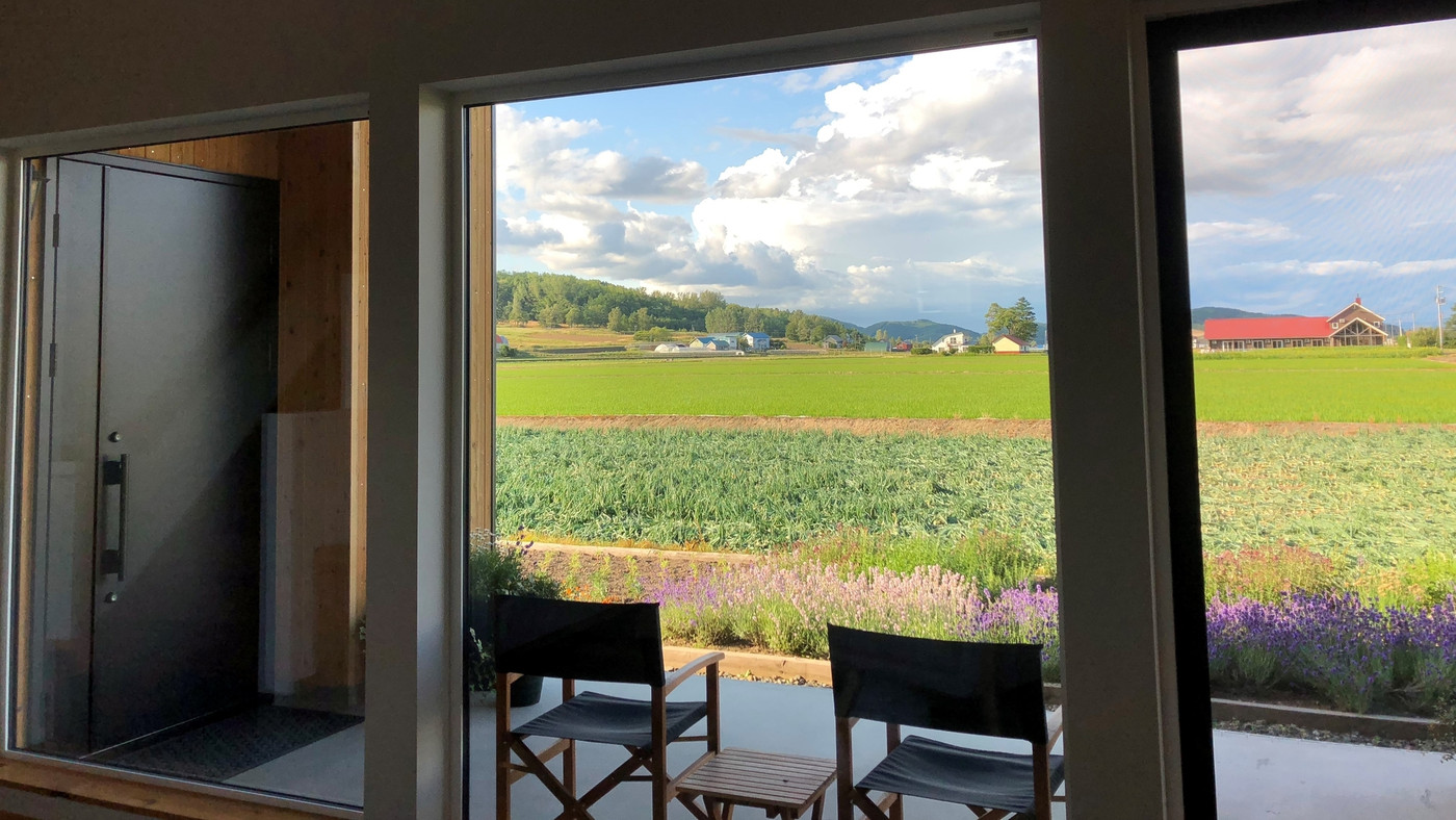 7.田園風景の中に佇むモダン建築で心から満たされる4372932