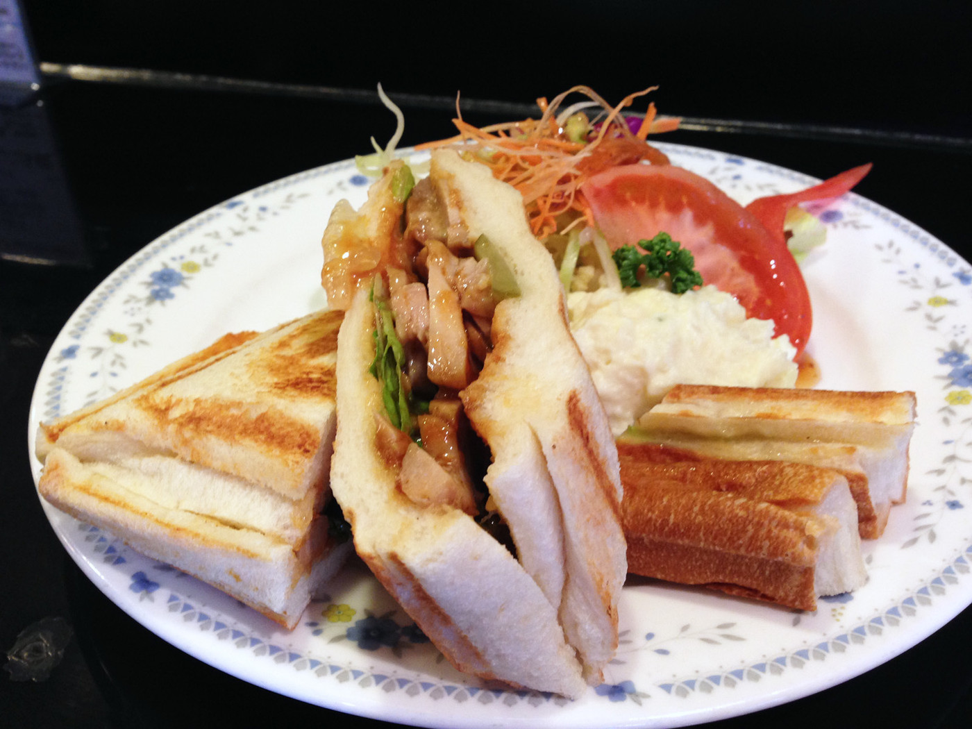 「カプチーノ詩季」料理 691174 ホットサンド・、照り焼きチキン