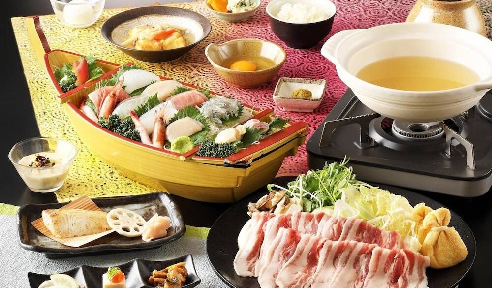 大正ロマン溢れる
レストランで夕食を / 1