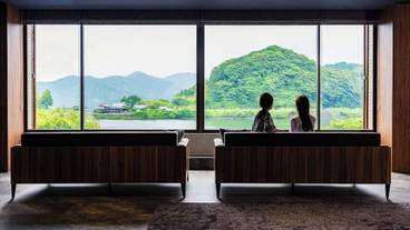 ロビーラウンジ / 2