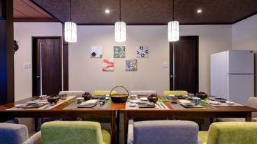 客室内のダイニングエリア / 39