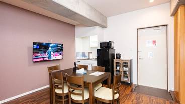 客室内のダイニングエリア / 23