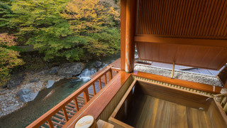 12.5畳和室客室露天風呂付き 川側