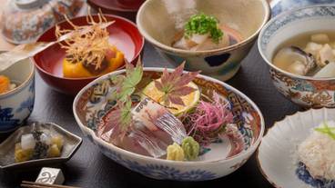 食事・飲み物 / 4