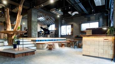 ロビーラウンジ / 3