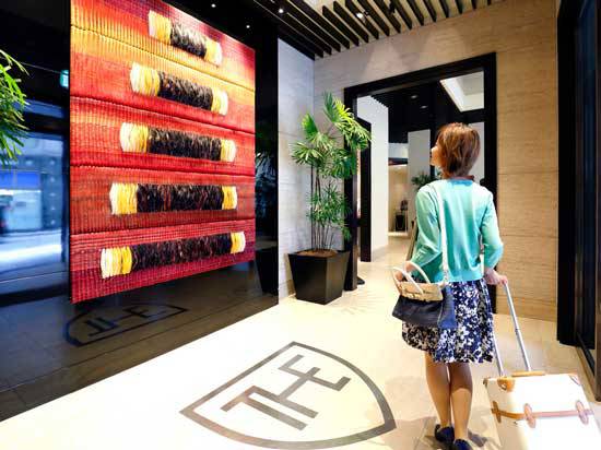 ホテルエントランス / 3