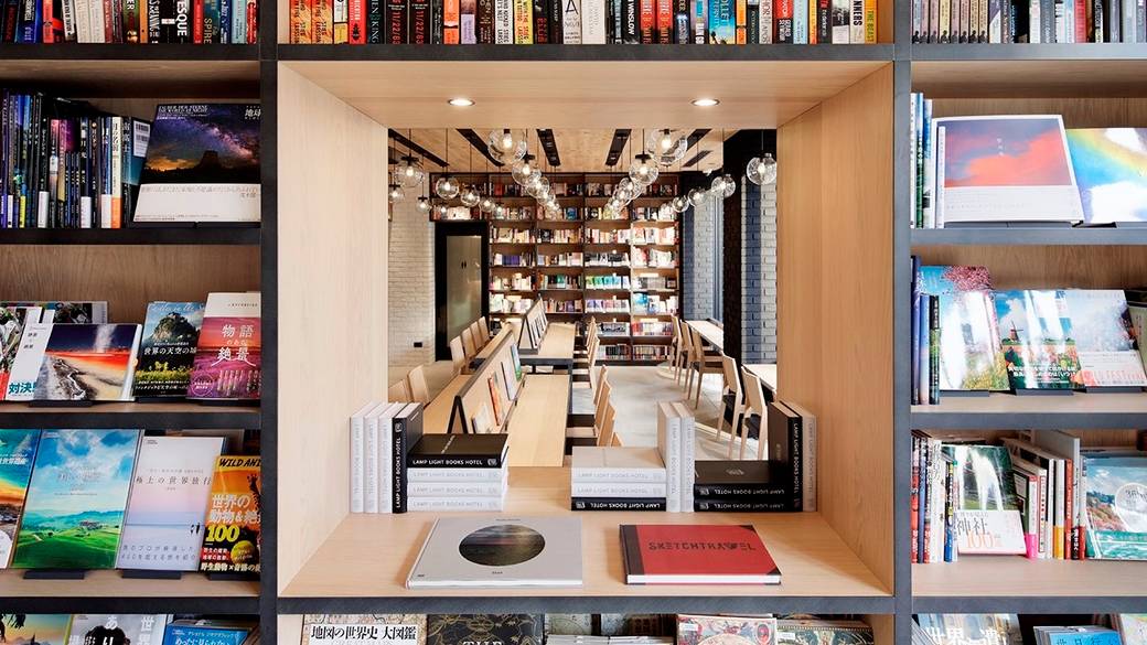 チェックアウトまで
読書に没頭 / 1