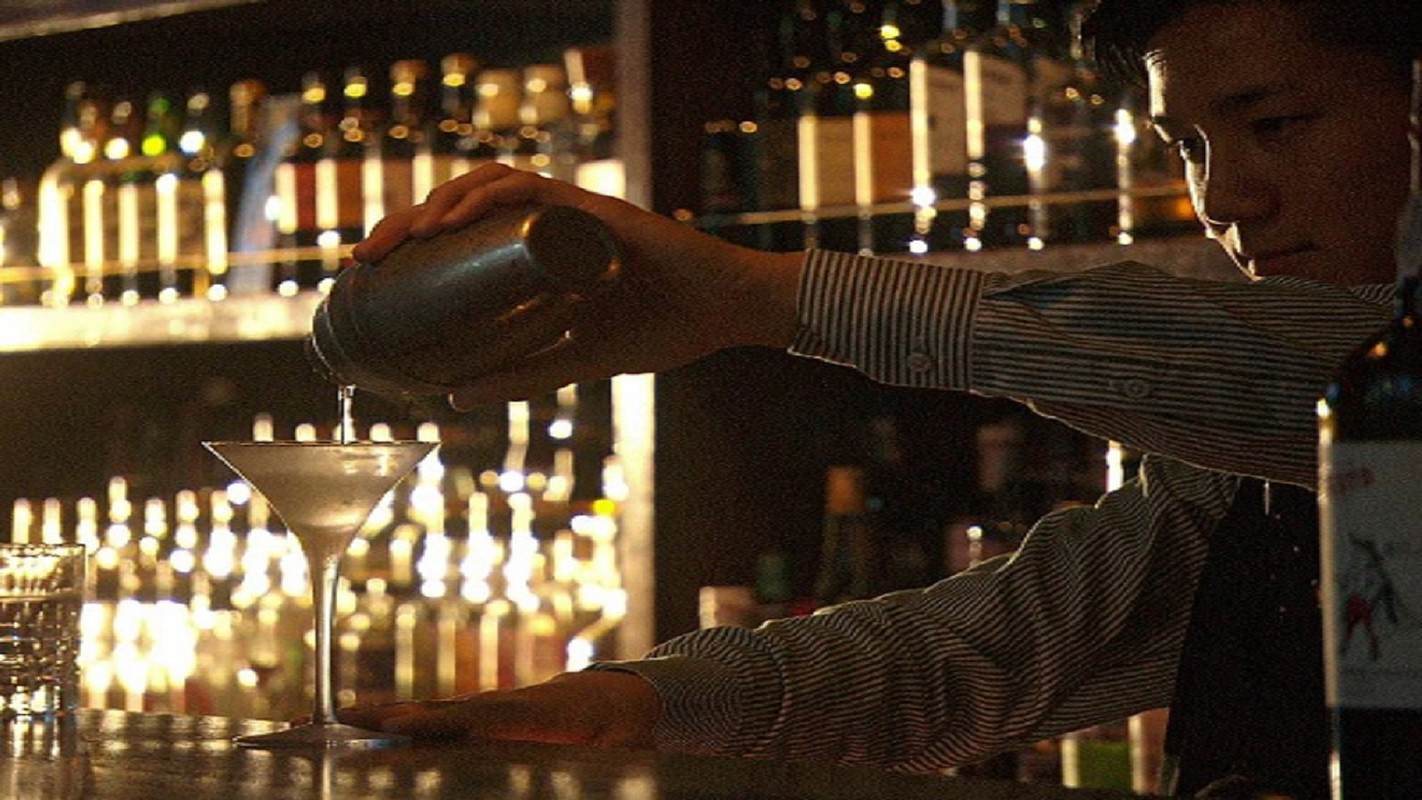 「ANNIE HALL BAR」　ソムリエ　