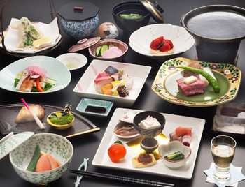旬の食材を利用した会席料理4061774