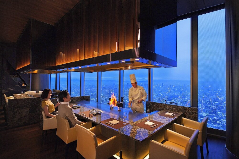 超高層ホテルで特別な時間を4112600