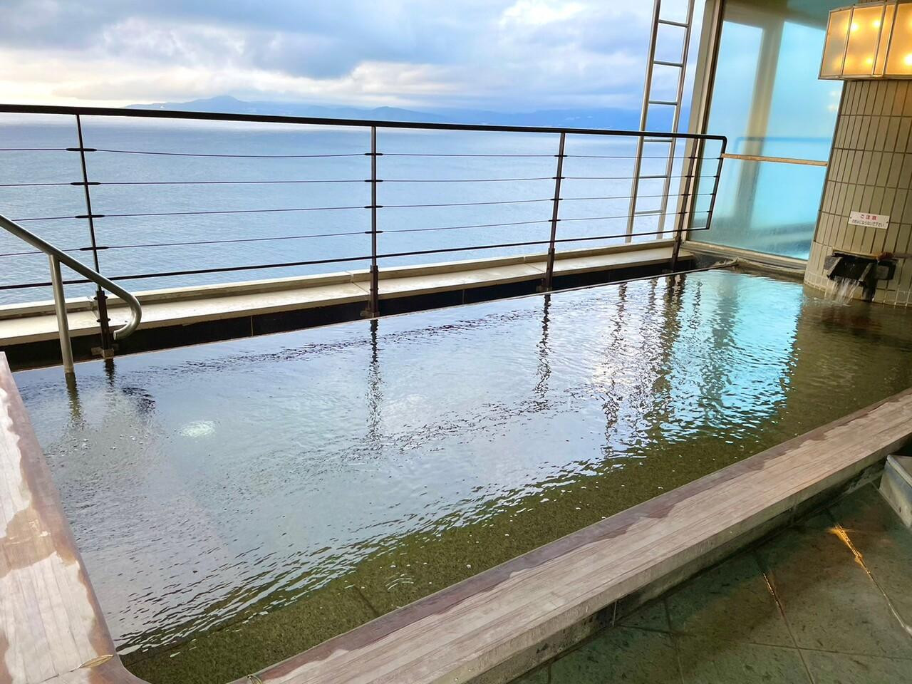 海を望む温泉で日ごろの疲れを癒して3233393