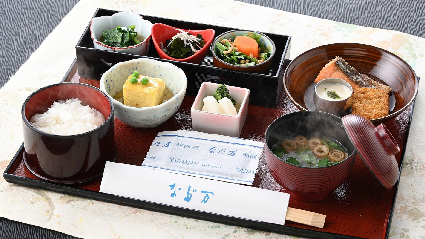 「広島 なだ万」和朝食膳