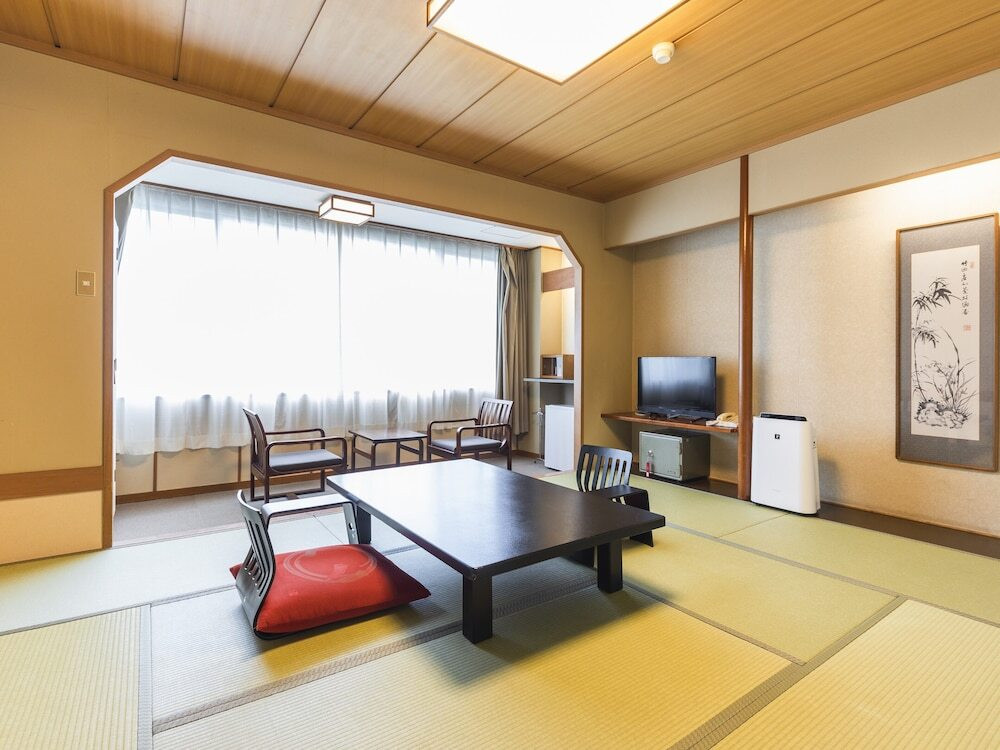 3. 目の前が湯畑！老舗で2種類のお湯比べを「ホテル一井」3487073