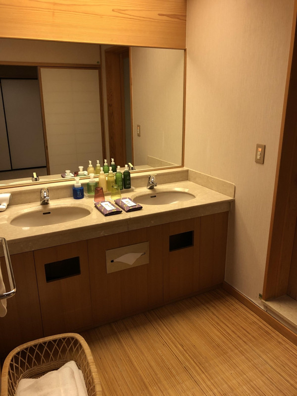 ダブルの洗面台は便利