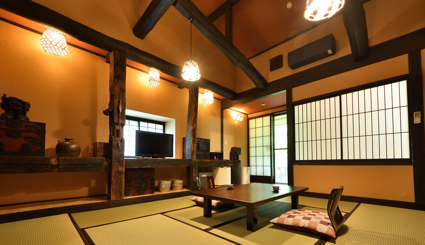 全国各地のかやぶき屋根住居が建ち並ぶ、山懐のお宿4237059