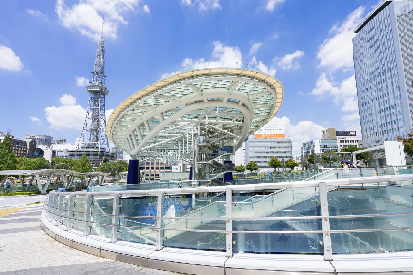 名古屋　栄　都市風景　オアシス21とテレビ塔 なつぞら
