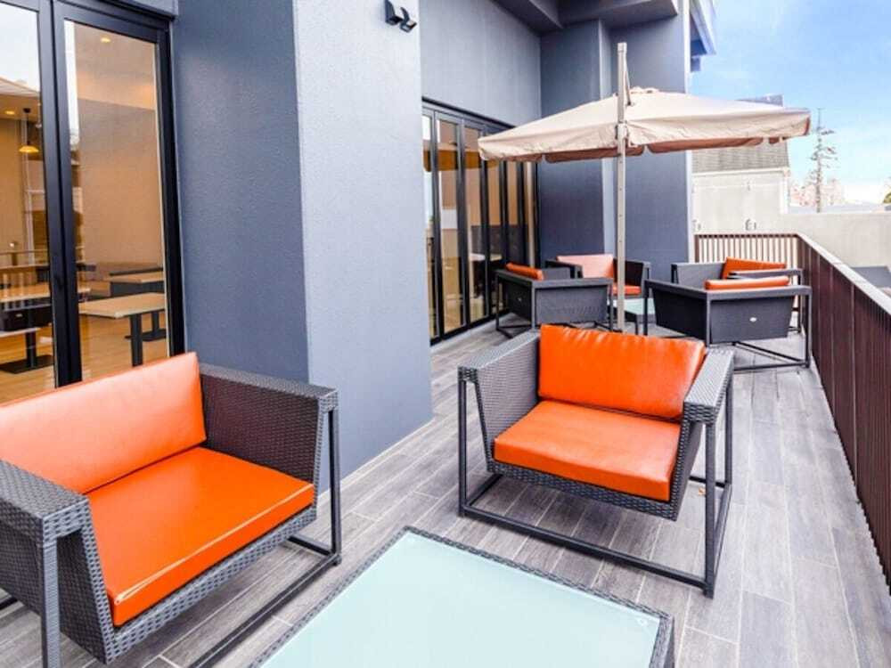 プールサイドバー