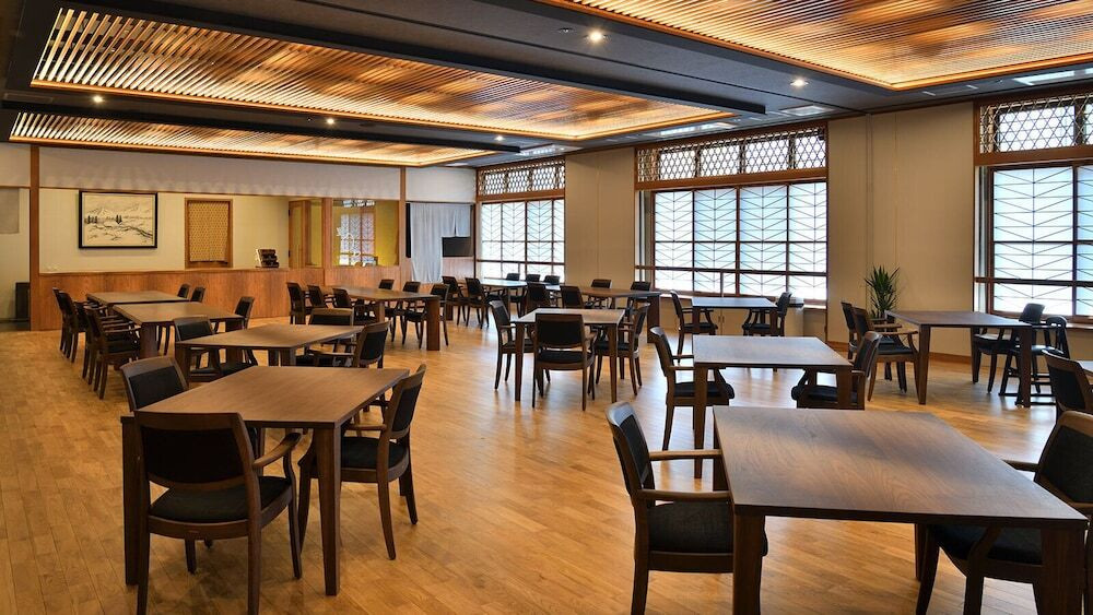 旅館のお食事処