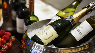 プレミアム ルーム キングベッド 1 台