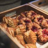 デニッシュなどパンの種類も豊富 / 3