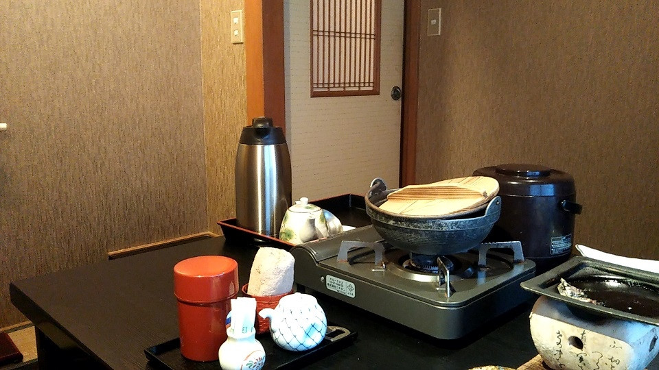 露天風呂付客室は個室の食事処利用