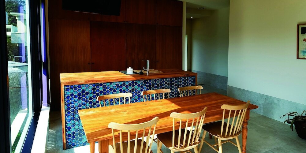 客室内のダイニングエリア