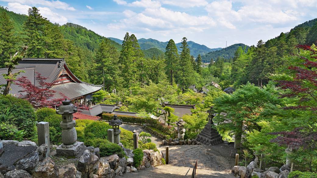 「華厳寺」境内の景色 / 1