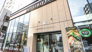 施設の入り口 / 15