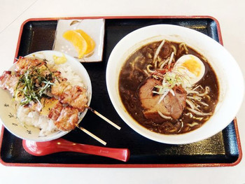 「小舟」料理 766607 ミニやきとり丼＋ミニカレーラーメン ８８０円