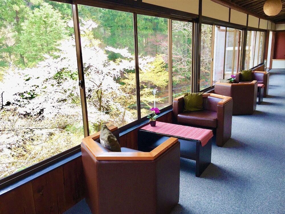 ロビーラウンジ