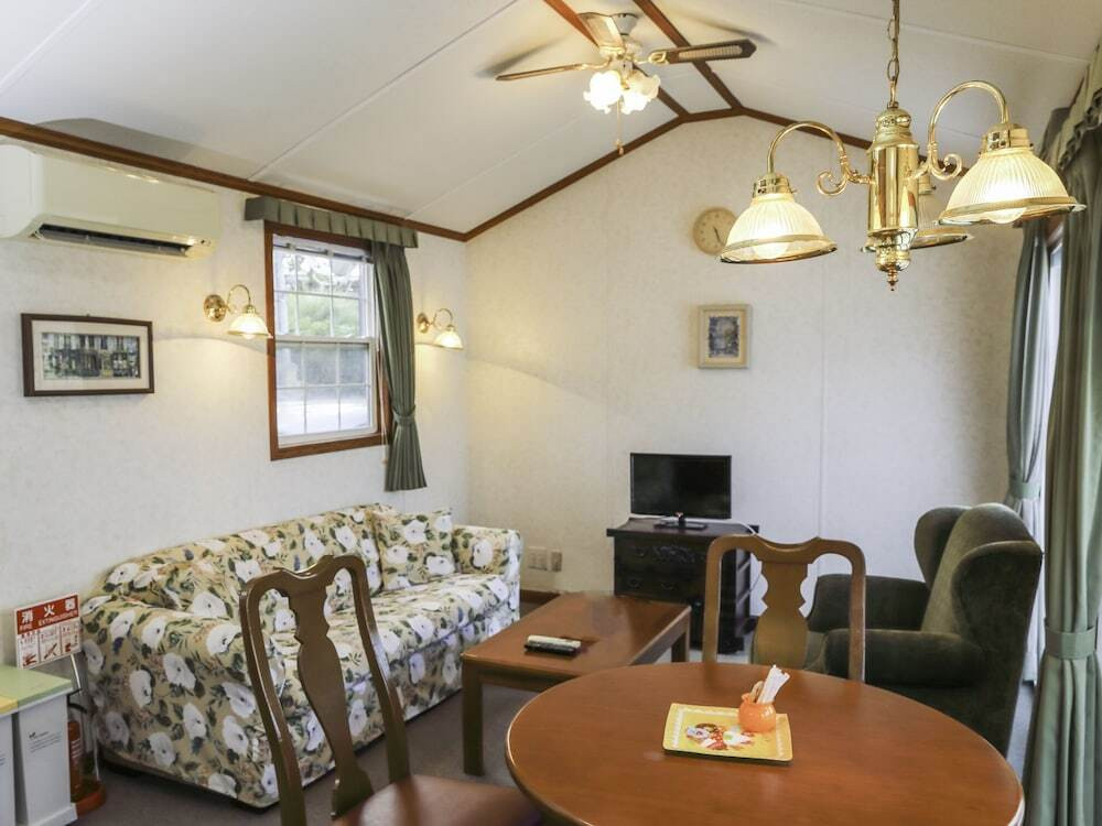 客室内のダイニングエリア