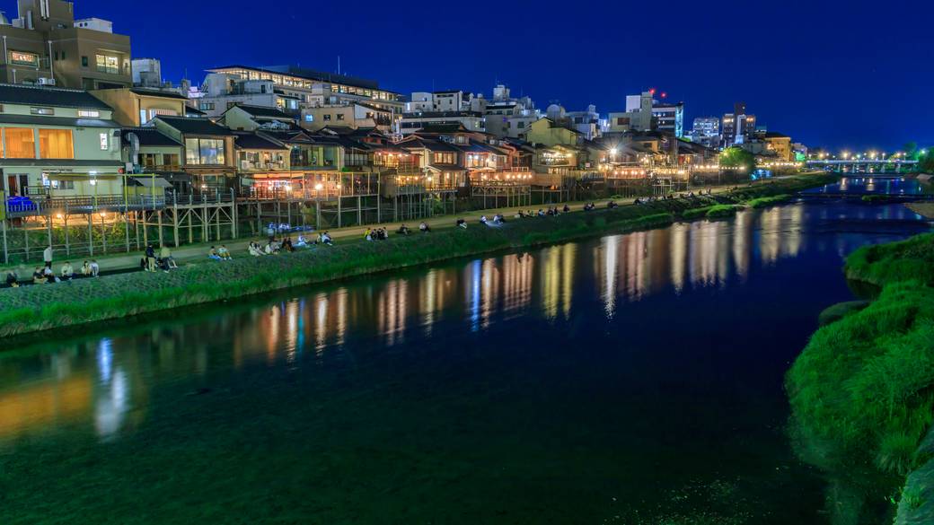 夜の鴨川沿い / 4